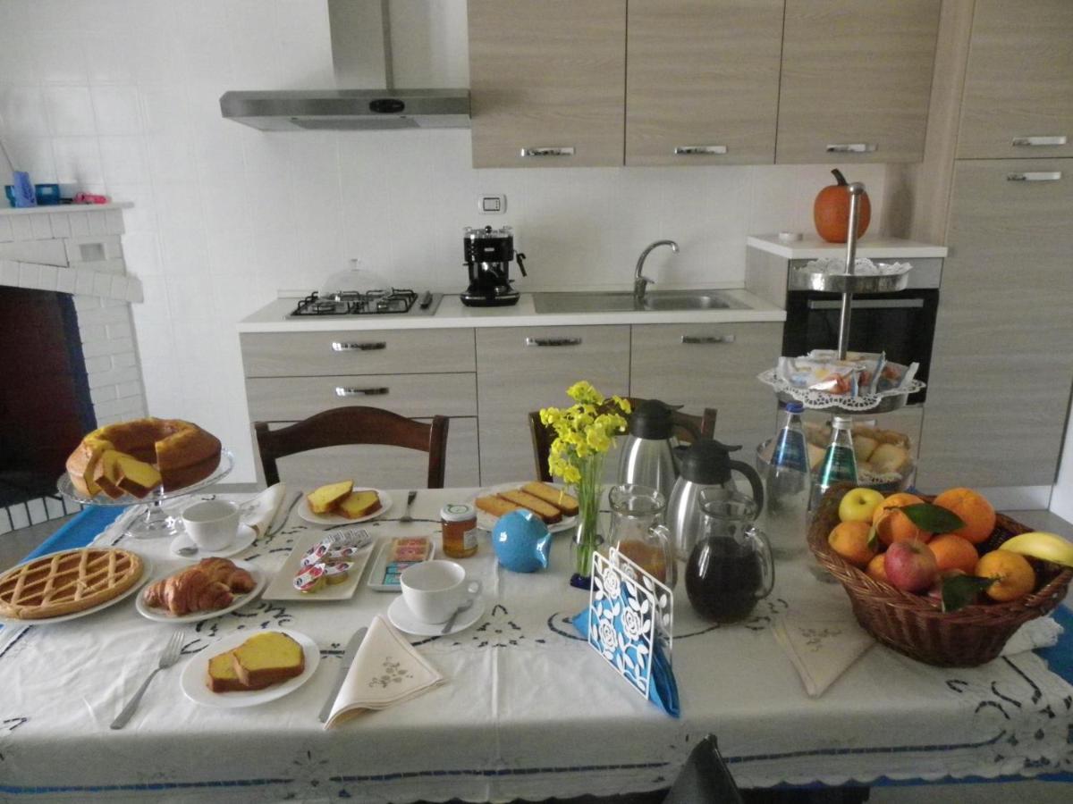B&B And Home Restaurant La Casa Del Pescatore 산타나아레시 외부 사진